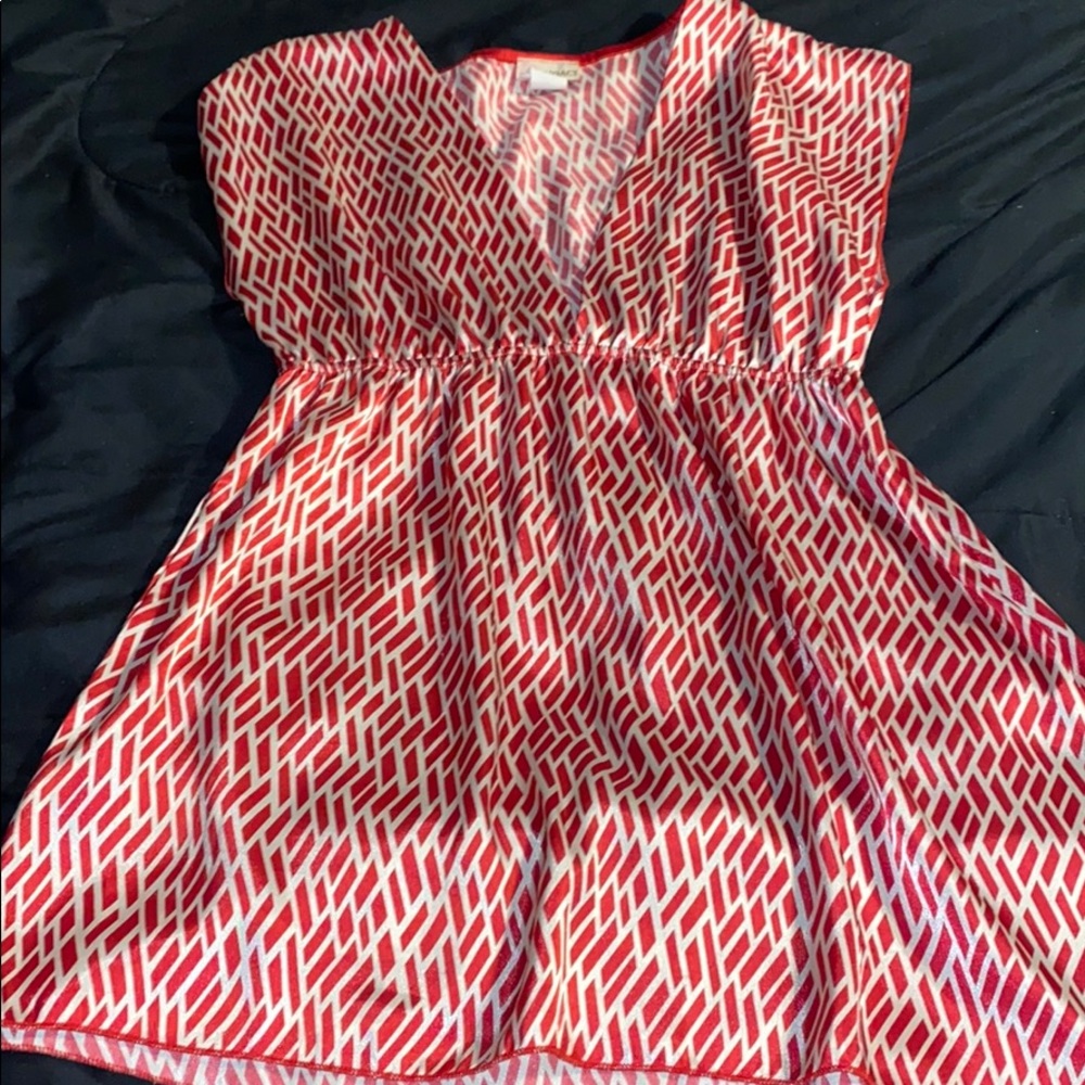 Silky Type Agaci Red and White Sleeveless Blouse